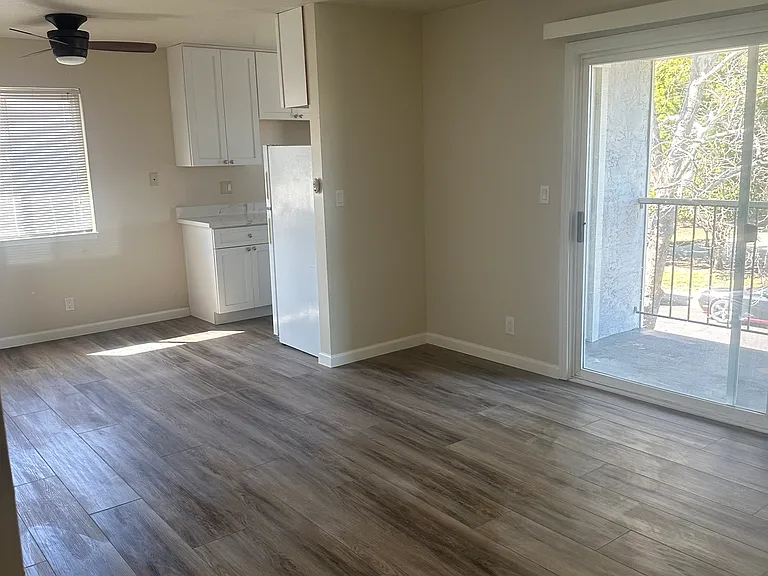 1420 Kenwal Rd #8 — Photo 2
