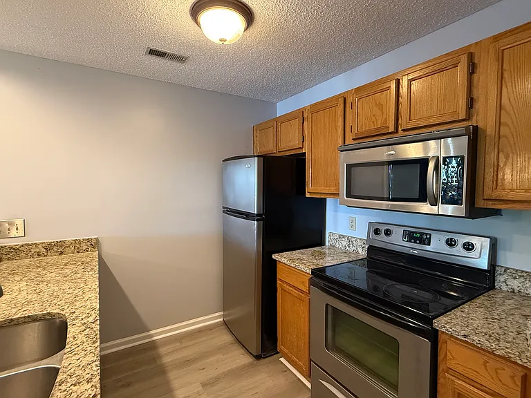 726 Southwest Dr — Photo 14