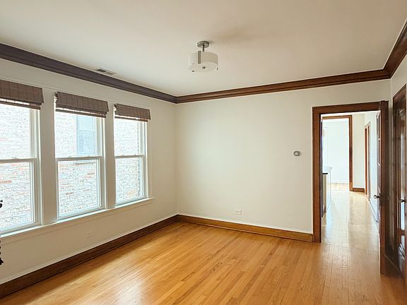 4th image of 2143 W Superior St APT 2R