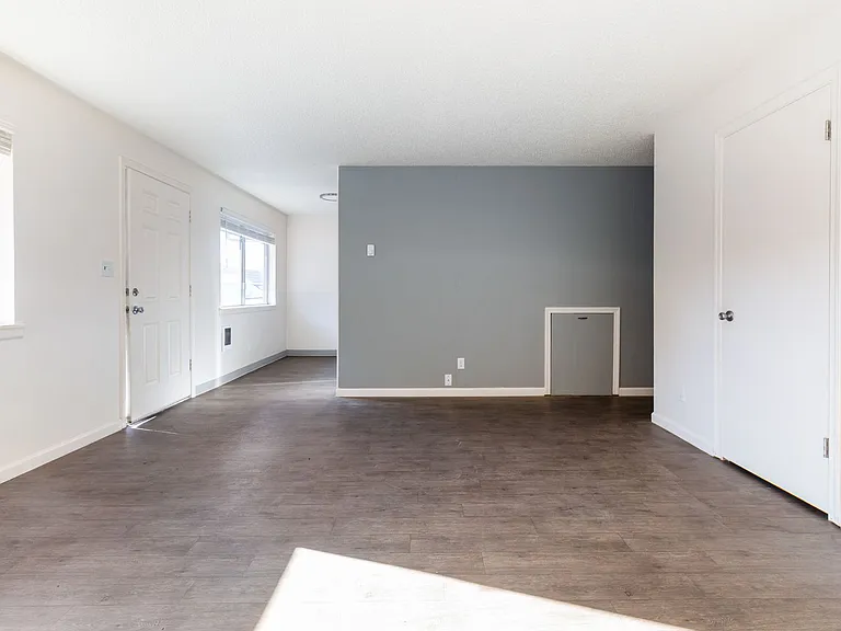 Welcome to Heather Place Apartments - Where comfort meets convenience! — Photo 11