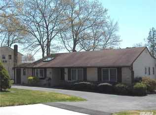 12 Comet Rd, Selden, NY 11784