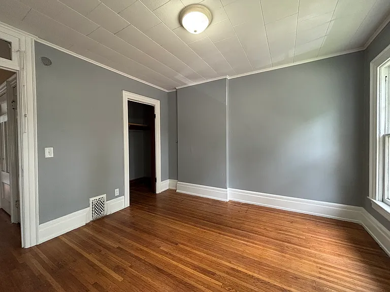 5 Rowley St #3 — Photo 5