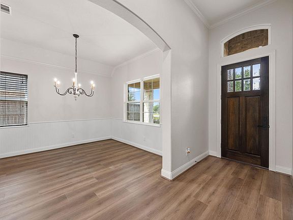 3rd image of 18843 Maverick Ranch Rd E