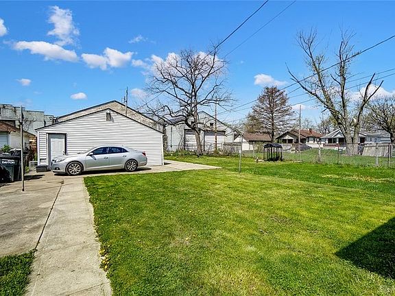 5th image of 73 Gramont Ave