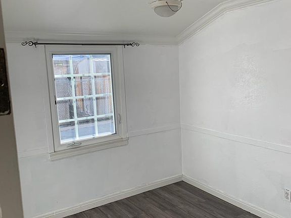 4th image of 1109 W 102nd St