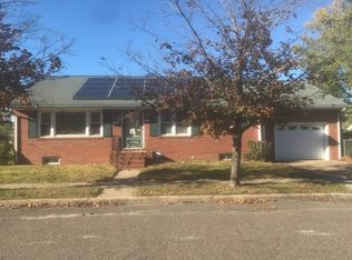 521 Cleveland Ave, Riverside, NJ 08075