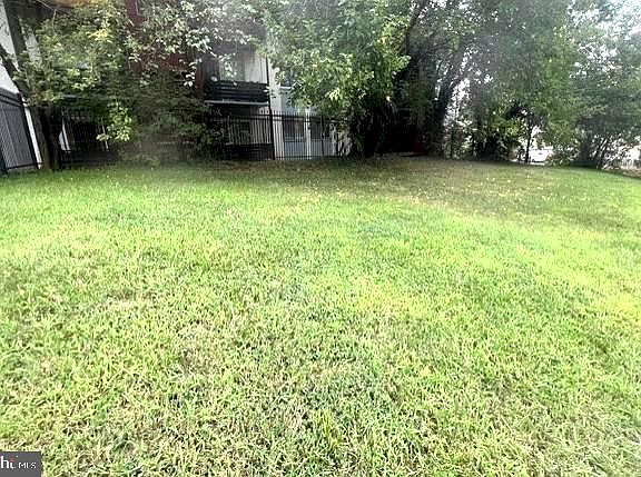 3rd image of 5000 C St SE