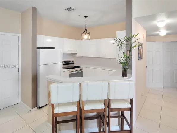 85 Gulfstream Rd APT 205A, Dania, FL 33004
