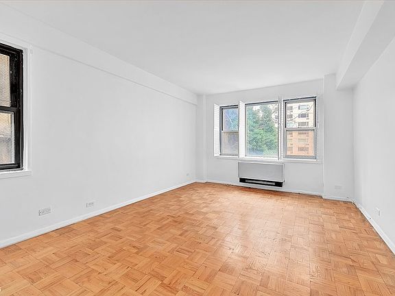 4th image of 415 E 52nd St APT 4EA