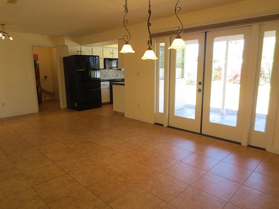 5th image of 3458 E Paradise Dr
