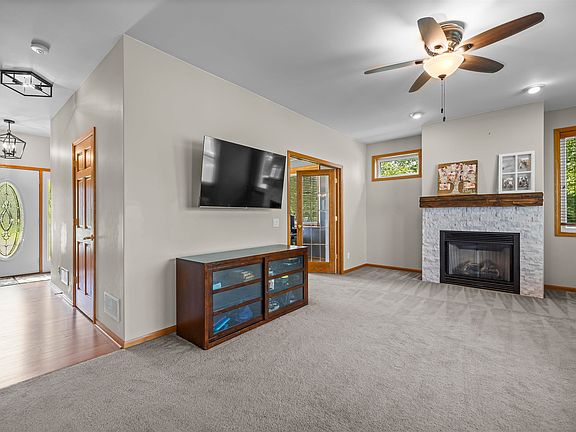 2nd image of 2592 Placid St