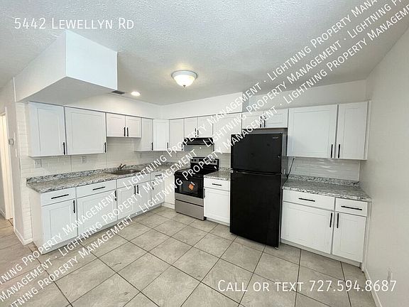 4th image of 5442 Lewellyn Rd