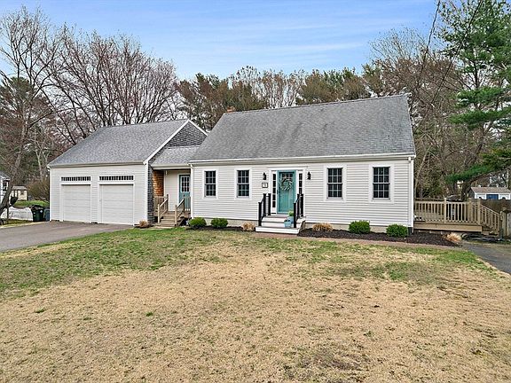 2nd image of 51 Meetinghouse Ln