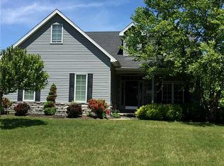 8310 Sycamore Woods Ln, Holland, OH 43528