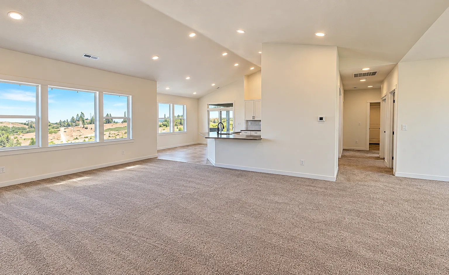 3 bed, 2.5 bath, 2239 sqft, $3,000 — Photo 4