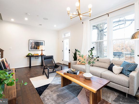 3rd image of 429 Brookland Grv NE