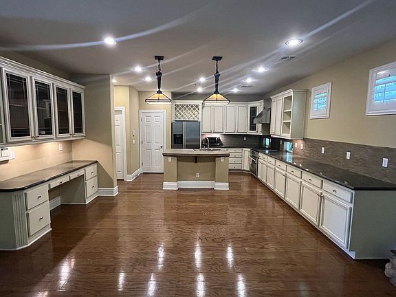 3rd image of 8371 Legacy Arbor St