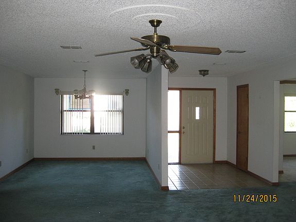 2nd image of 407 Marion Oaks Ln