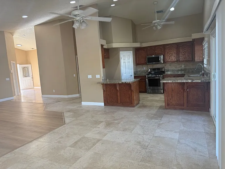 13425 Spring Valley Pkwy — Photo 4