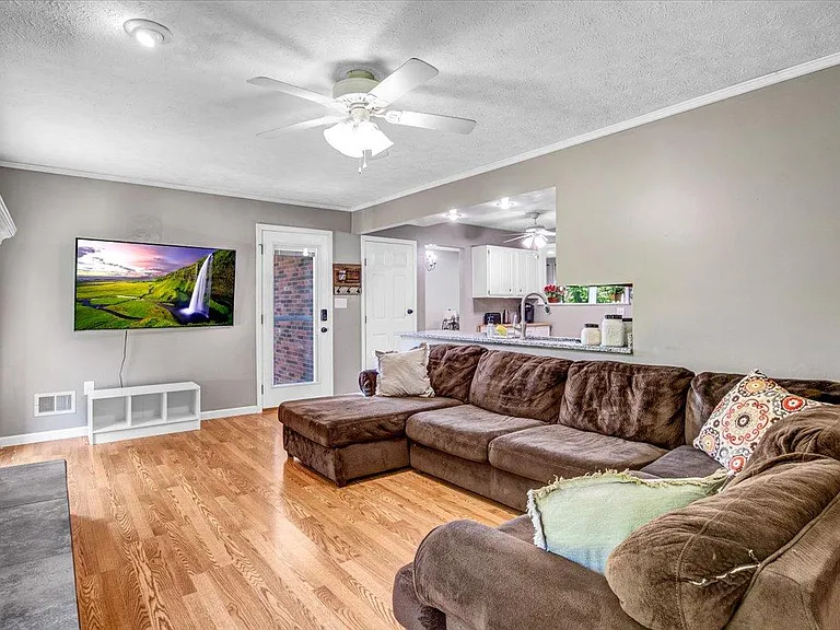 1204 Meadowridge Trl — Photo 13