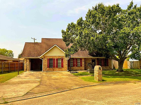 3rd image of 1421 Chatsworth Dr