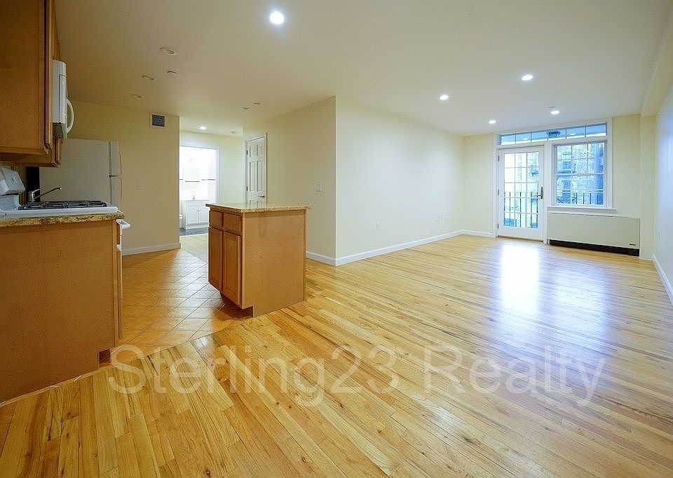 1st image of 2821 Astoria Blvd APT 5D