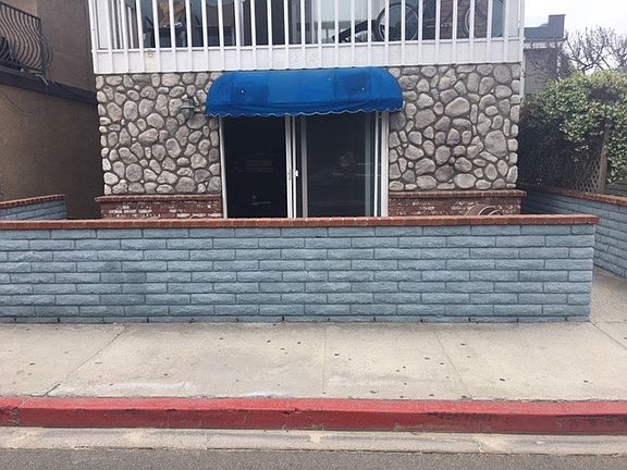 5th image of 122 34th St APT A