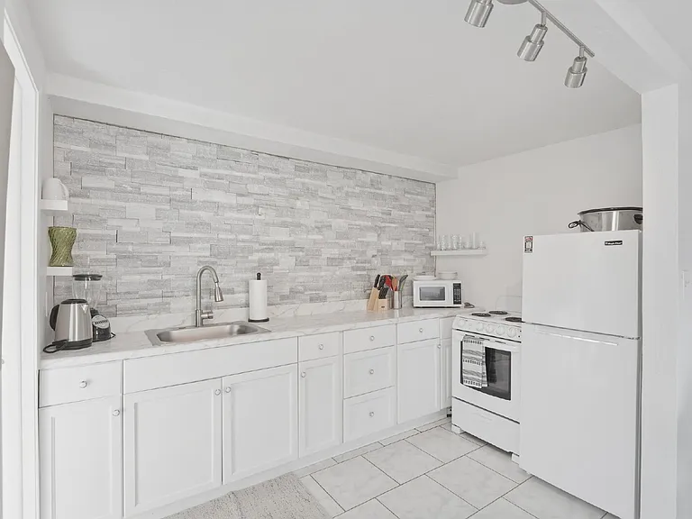 438 Granada Blvd #C — Photo 8
