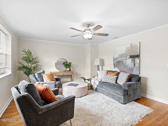 5th image of 947 BROOKMONT Avenue E