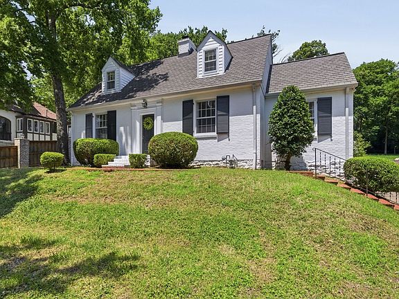 2nd image of 2814 Blair Blvd