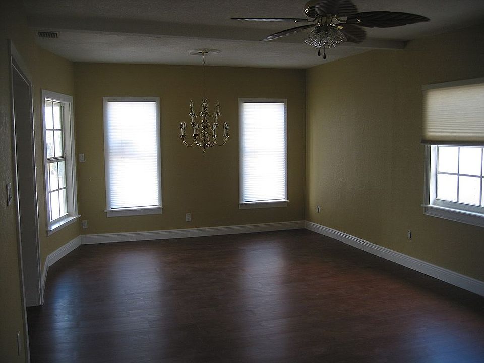 2nd image of 880 W Dolphin Ridge Rd