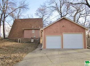 1610 Ellis Dr, Dakota City, NE 68731