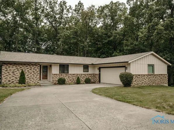 579 Three Rivers Ct, Defiance, OH 43512