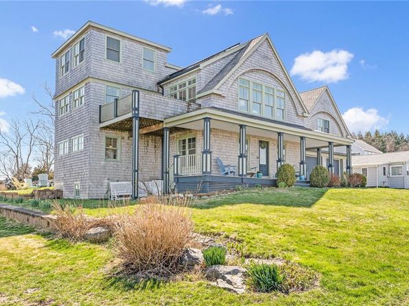 7 Clarkes Village Rd, Jamestown, RI 02835