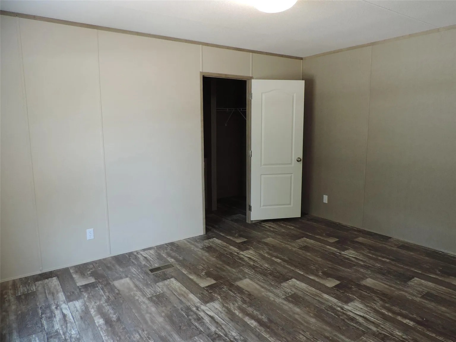 3 bed, 2.0 bath, 1152 sqft, $1,250 — Photo 3