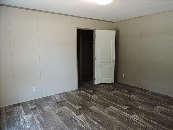 3rd image of 1668 Fm 2518 Rd #77