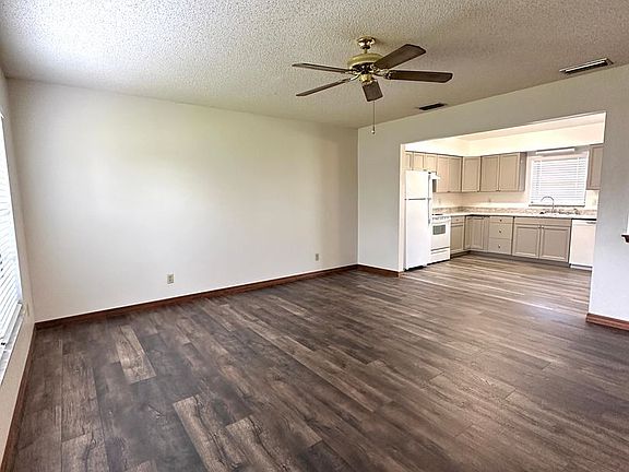 4th image of 113 Louisiana Ave