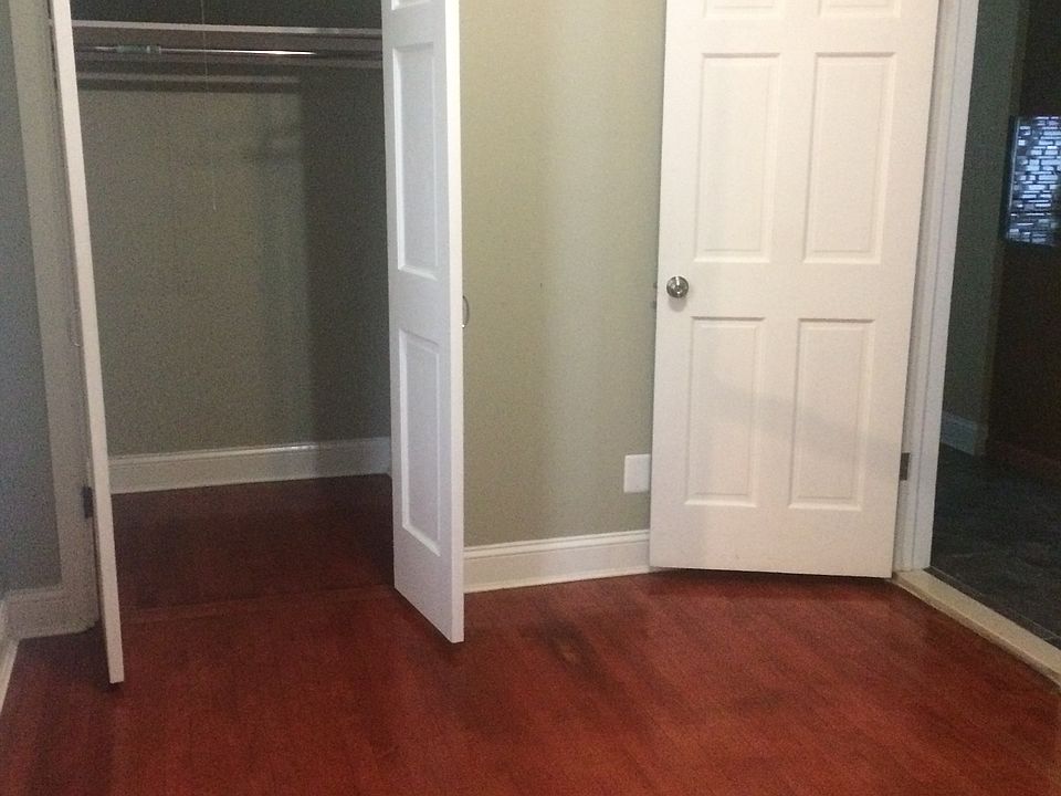 1st image of 5014 S Artesian Ave #1