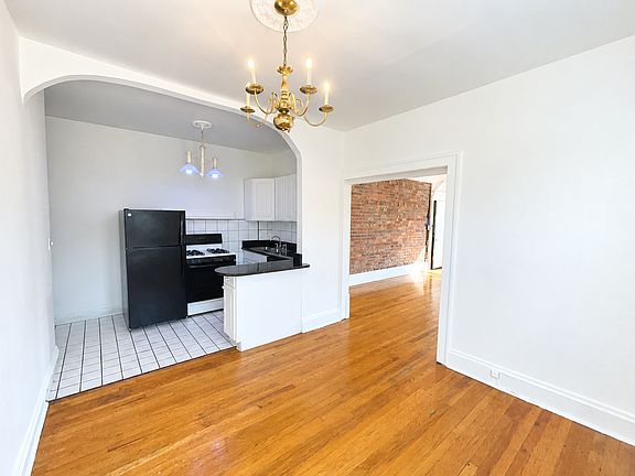 4th image of 12467-12469 Cedar Rd #7A