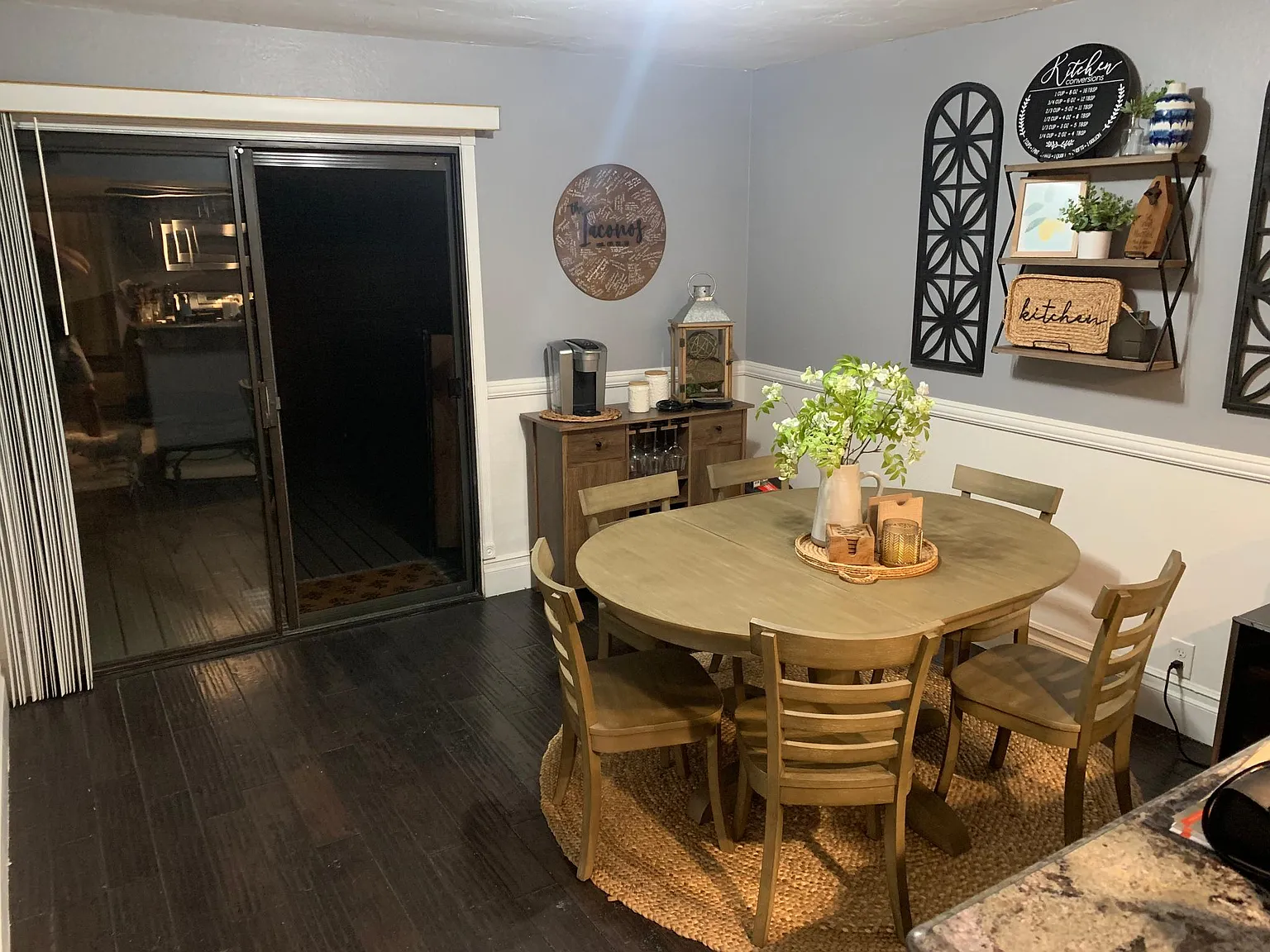 2 bed, 936 sqft, $3,150 — Photo 4