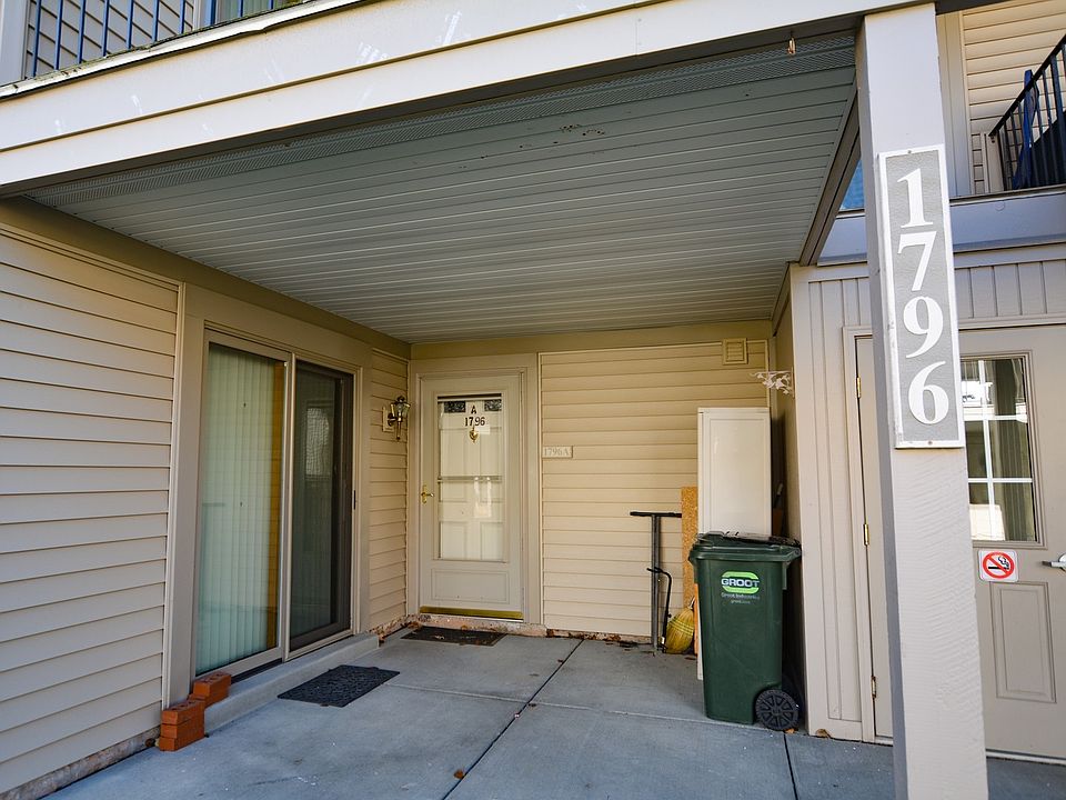 2nd image of 1796 Fayette Walk APT A