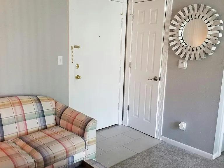 421 College Ave #301 — Photo 5