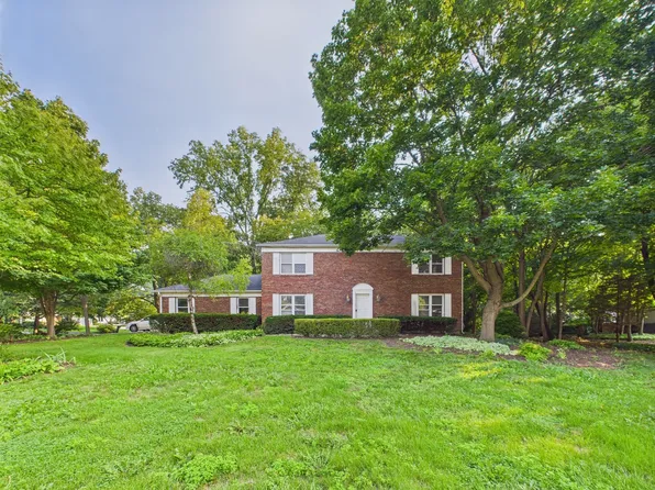 1136 Pine Ct, Batavia, IL 60510