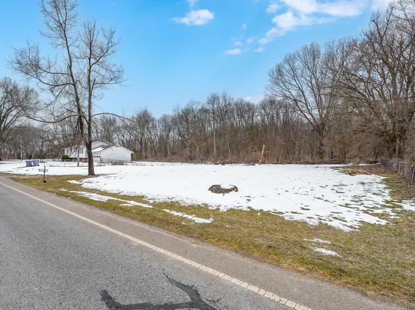 1169 N 35th St, Galesburg, MI 49053