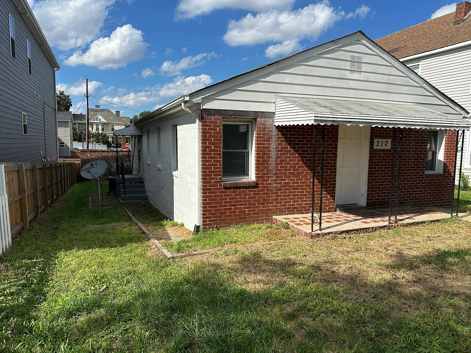4 bed, 1142 sqft, $1,800 — Photo 1