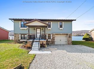 165 Margaret St, Poca, WV 25159