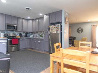 3 Ivory Rock Rd, Levittown, PA 19057