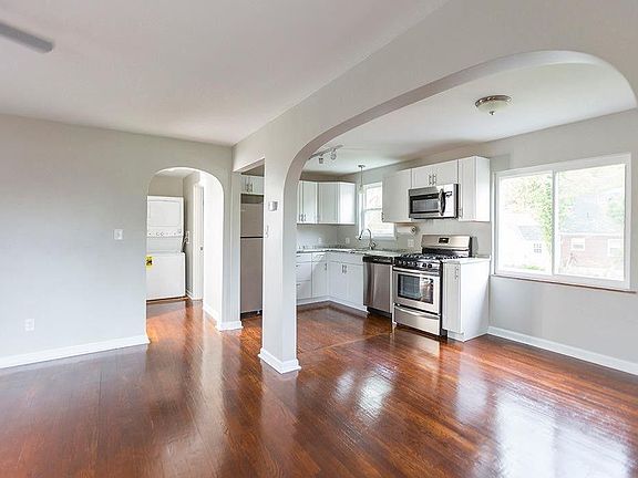 3rd image of 6326 Hammel Ave #2
