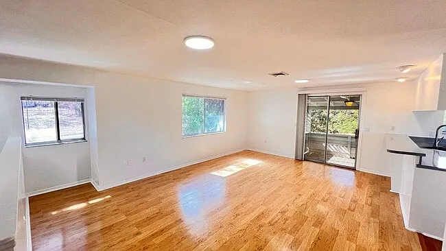 3 bed, 1500 sqft, $1,500 — Photo 2