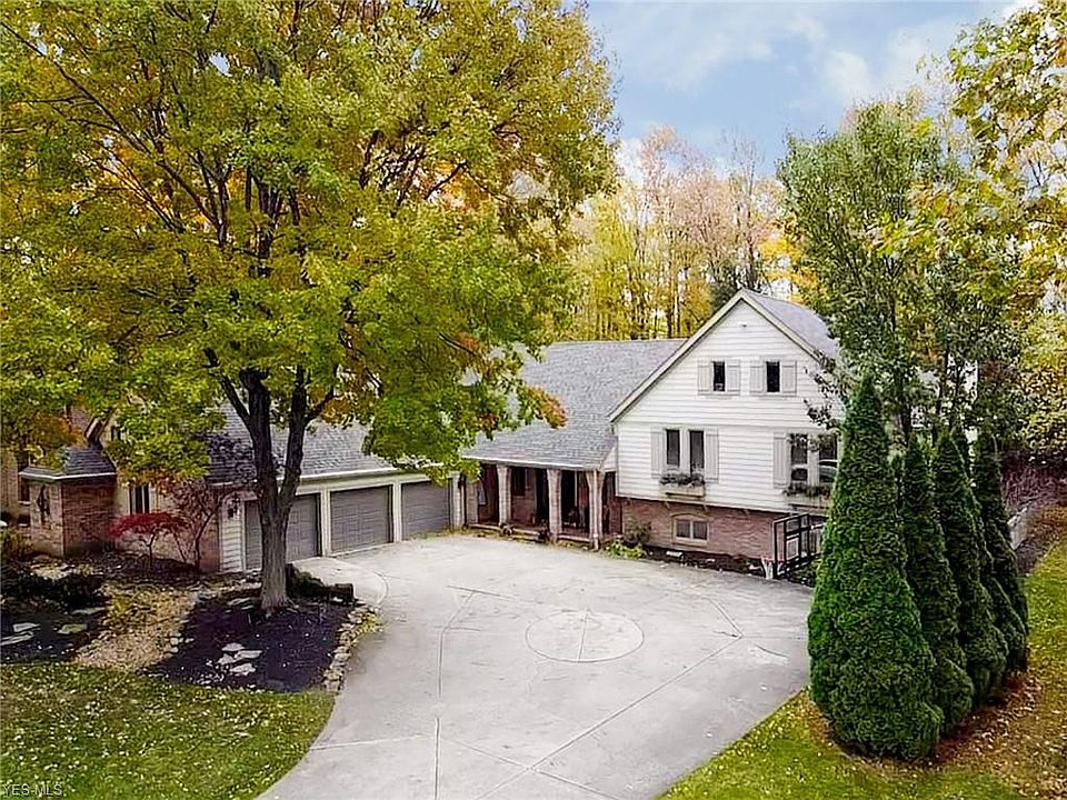 1st image of 31111 Roxbury Park Dr